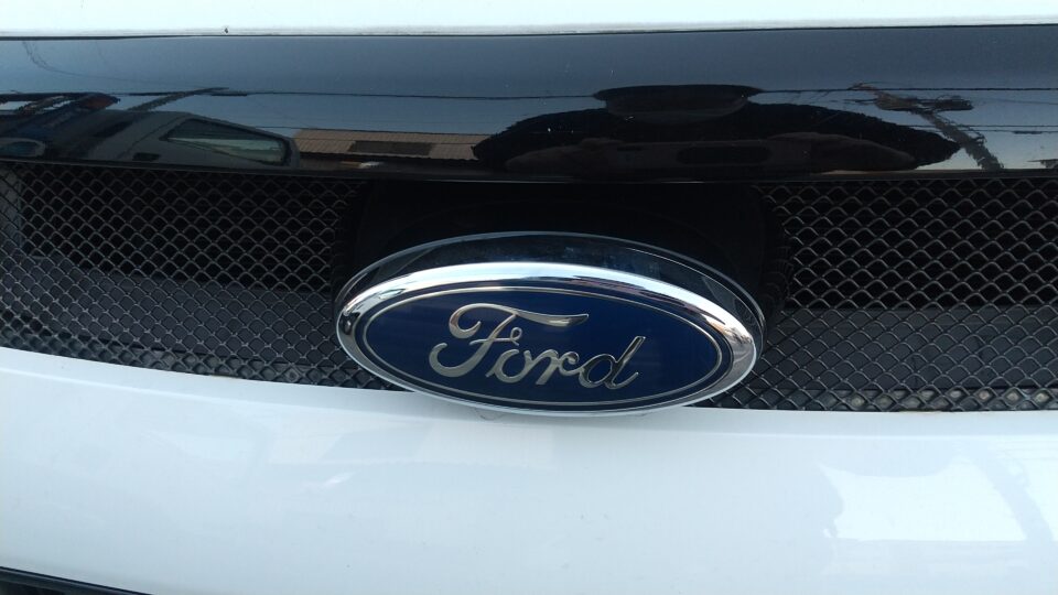 フォードフォーカス(Ford Focus)Mk2　エンジンルームが開かなくなる前に