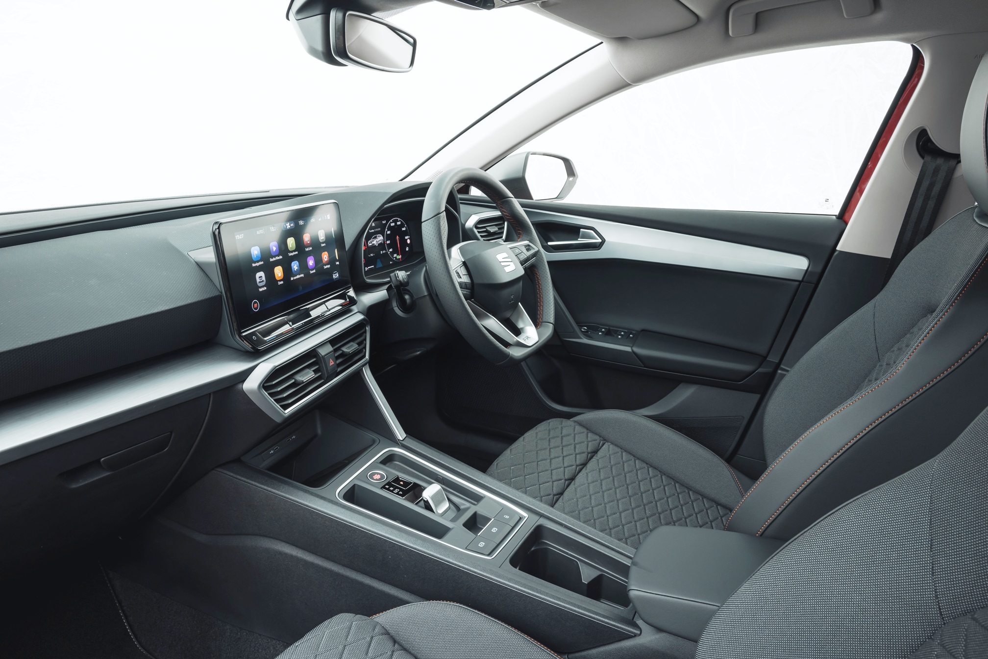 Seat Leon(セアト レオン) YMワークス：欧州輸入車の並行輸入、車検・整備・修理・カスタムは大阪府堺市・東京都中央区のYM