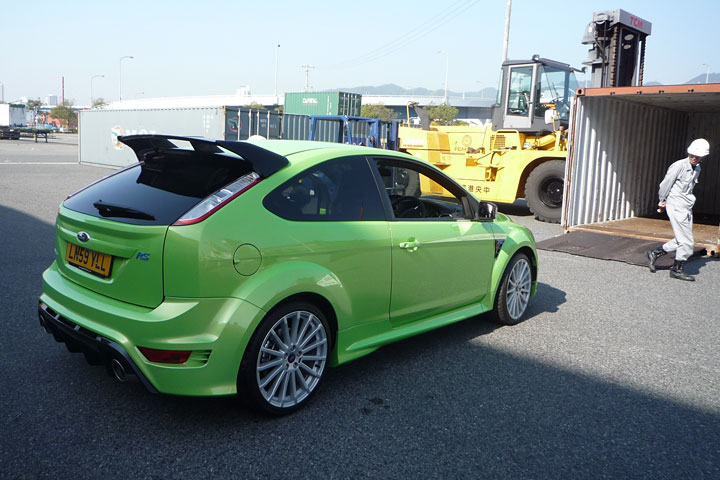 FORD FOCUS RS 2009、通関手続き。