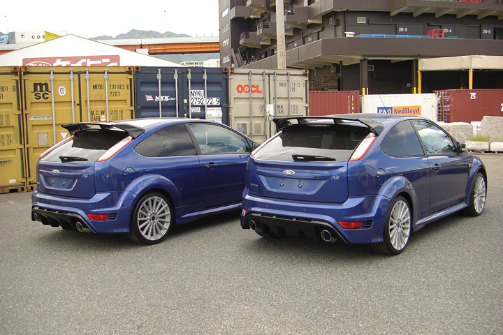 FORD FOCUS RS、続々入庫！