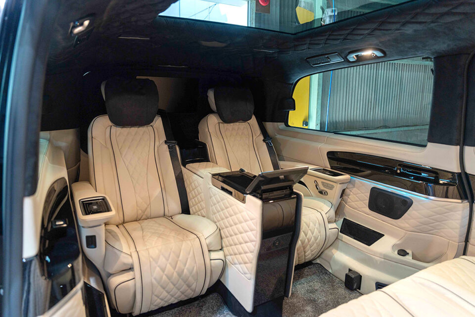 メルセデスベンツ EQV センザティ ジェットクラス(Mercedes-Benz EQV Senzati Jet Class) 東京都のK様にご納車