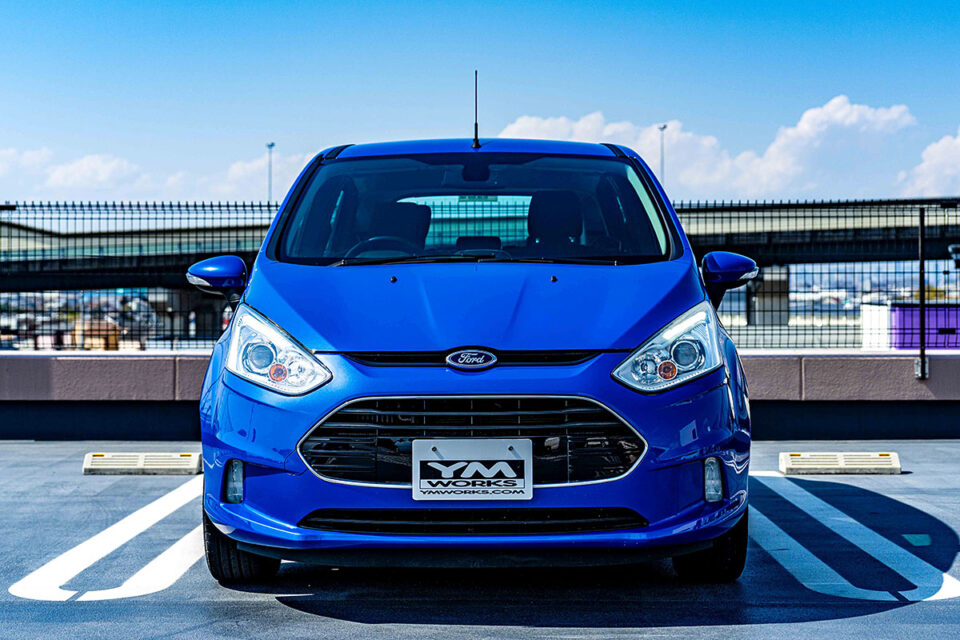 特別販売車両|フォード B-マックス タイタニアム(Ford B-MAX TITANUM)英国仕様・右ハンドル車 左右ピラーレススライドドア採用、傑作EcoBoostエンジンを搭載したスポーティミニバン