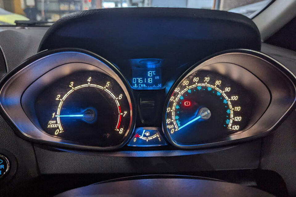 特別販売車両|フォード B-マックス タイタニアム(Ford B-MAX TITANUM)英国仕様・右ハンドル車 左右ピラーレススライドドア採用、傑作EcoBoostエンジンを搭載したスポーティミニバン