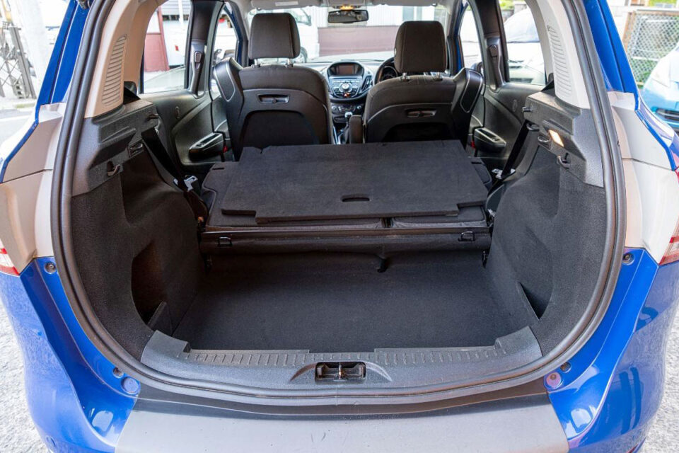特別販売車両|フォード B-マックス タイタニアム(Ford B-MAX TITANUM)英国仕様・右ハンドル車 左右ピラーレススライドドア採用、傑作EcoBoostエンジンを搭載したスポーティミニバン