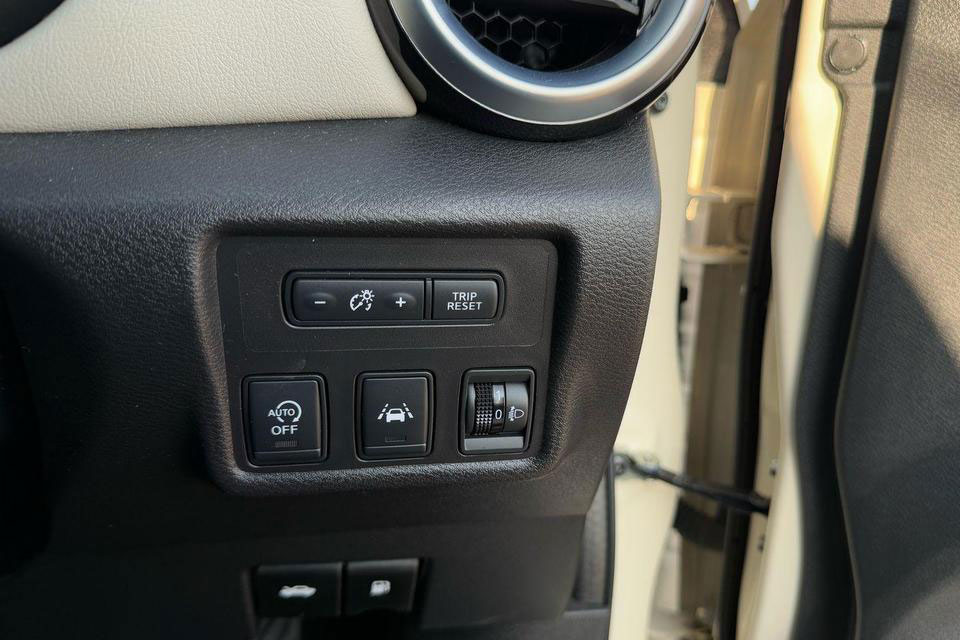 特選輸入車 Vol.701 日産 マイクラ 0.9 IG-T テクナ