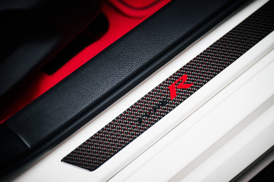 特選輸入車 Vol.704 ホンダ シビック タイプR アルティメット エディション（HONDA CIVIC TYPE R Ultimate Edition）｜生産終了となるタイプRの有終の美を飾る40台限定モデル発売｜イギリス新車販売