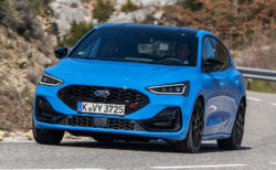 特選輸入車 Vol.705 フォード フォーカス ST エディション (Ford Focus ST Edition)｜VWゴルフと並ぶベンチマークカー、2025/11生産終了｜イギリス新車販売