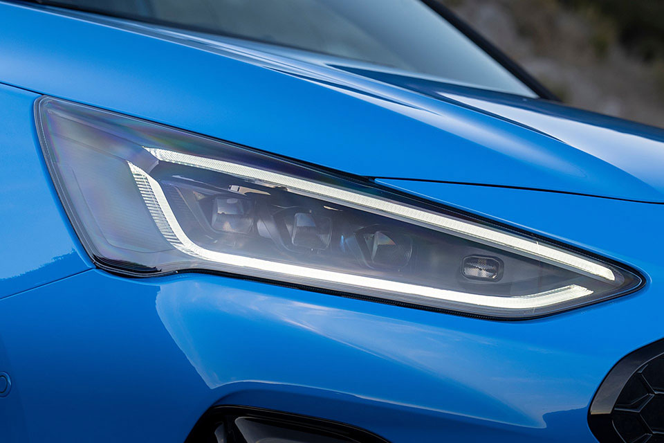 特選輸入車 Vol.705 フォード フォーカス ST エディション (Ford Focus ST Edition)|VWゴルフと並ぶベンチマークカー、2025/11生産終了|イギリス新車販売