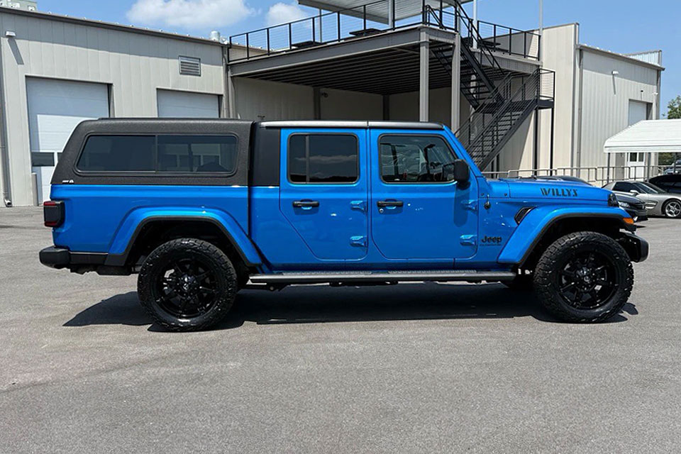 特選輸入車 Vol.707 ジープ グラディエーター ウィリス クルーキャブ 4x4(JEEP Gladiator Willys Crew Cab 4x4)| キャノピー装備の本格オフローダー|米国中古車販売