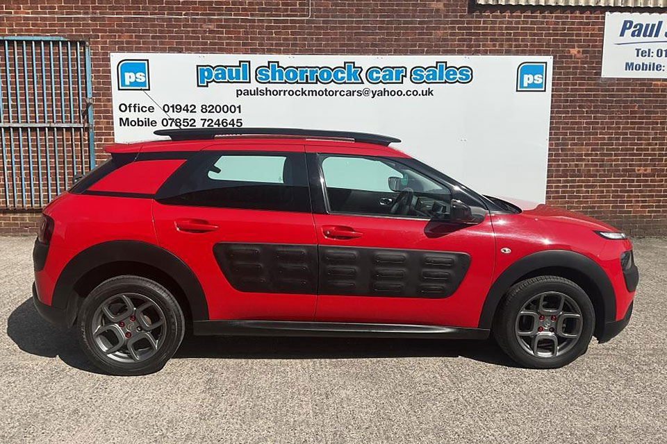 特選輸入車 Vol.709 シトロエン C4カクタス フィール(Citroën C4 Cactus Feel) | 日本未導入仕様 ディーゼル+5MTの右ハンドル低価格車 |イギリス中古車販売