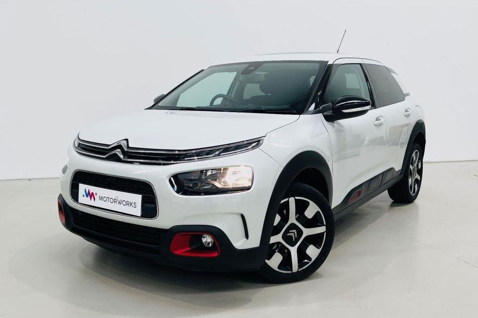 特選輸入車 Vol.710 シトロエン C4カクタス フレイア(Citroën C4 Cactus Flair) | デザインも乗り味もこれぞシトロエンの日本未導入モデル|イギリス中古車販売