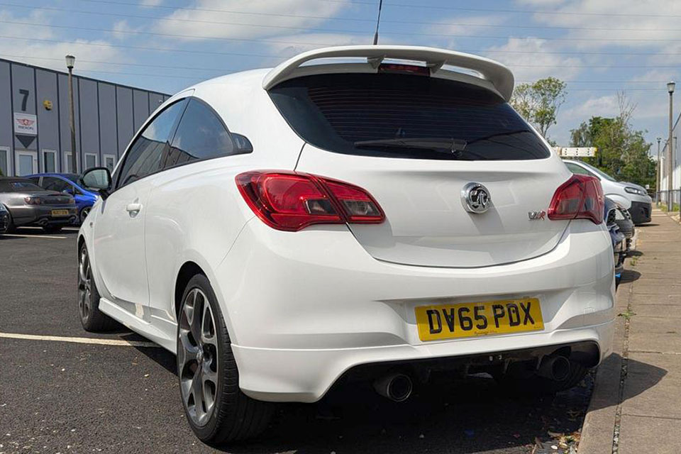 特選輸入車 Vol.711 ボクスホール コルサ 1.6i ターボ VXR(Vauxhall Corsa 1.6i Turbo VXR) | ニュルで鍛えられたホンモノ!|イギリス中古車販売