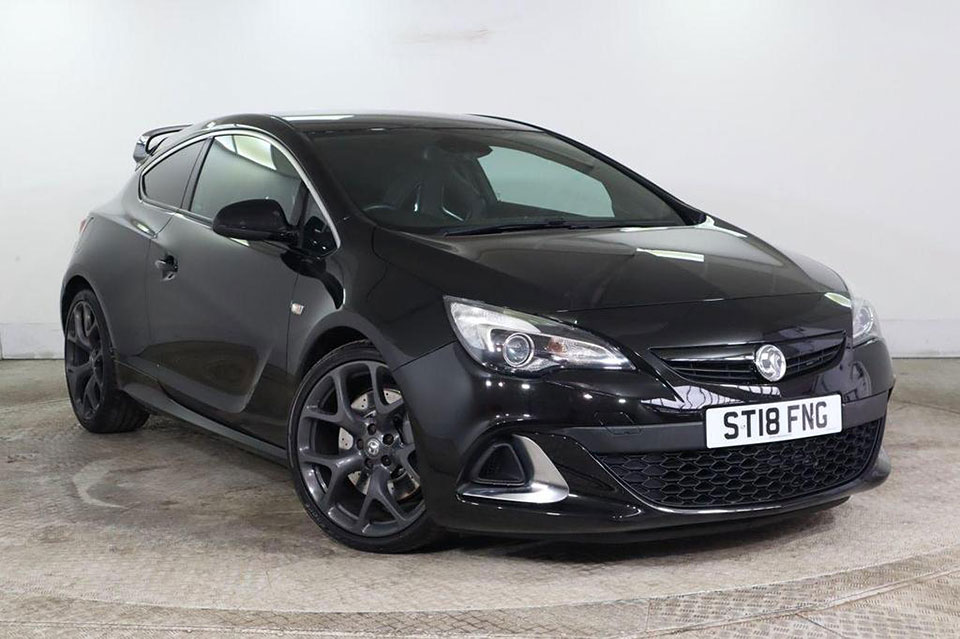 特選輸入車 Vol.712 ボクスホール アストラ GTC 2.0T VXR(Vauxhall Astra GTC 2.0T VXR) | 実はサーキットも得意! 大人のグランドツアラー|イギリス中古車販売