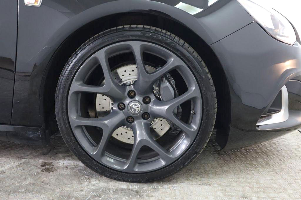特選輸入車 Vol.712 ボクスホール アストラ GTC 2.0T VXR(Vauxhall Astra GTC 2.0T VXR) | 実はサーキットも得意! 大人のグランドツアラー|イギリス中古車販売