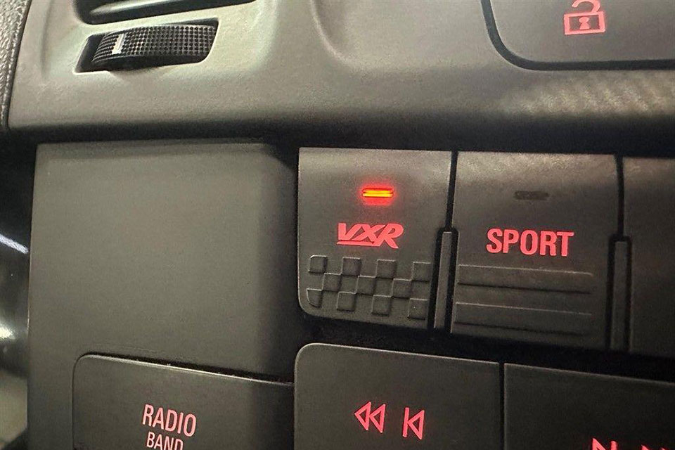 特選輸入車 Vol.713 ボクスホール インシグニア 2.8T V6 VXR スーパースポーツ 4WD(Vauxhall Insignia 2.8T V6 VXR SuperSport 4WD) | 全天候型快速スーパースポーツ|イギリス中古車販売