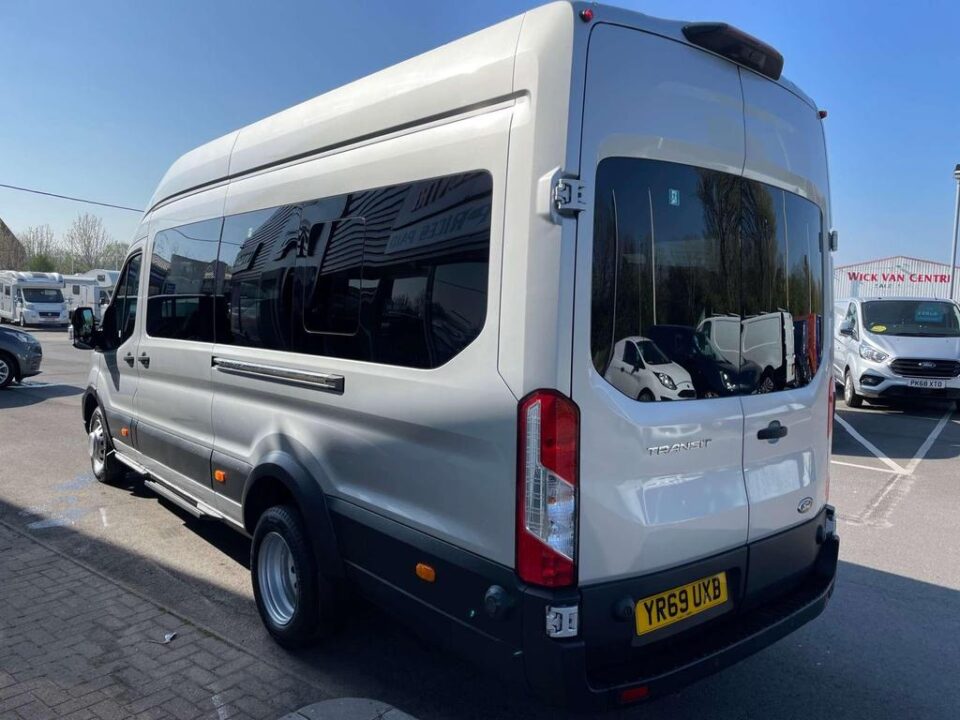 特選輸入車 Vol.715 フォード トランジット 460 L4H3 2.0 EcoBlue 170ps 17シーター ミニバス（Ford Transit 460 L4H3 2.0 EcoBlue 170ps 17Seater Minibus）｜乗車定員17名！法人送迎や観光に最適なフルサイズミニバス｜イギリス中古車販売