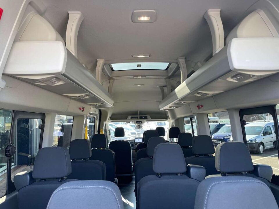 特選輸入車 Vol.715 フォード トランジット 460 L4H3 2.0 EcoBlue 170ps 17シーター ミニバス（Ford Transit 460 L4H3 2.0 EcoBlue 170ps 17Seater Minibus）｜乗車定員17名！法人送迎や観光に最適なフルサイズミニバス｜イギリス中古車販売