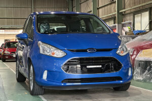 フォード B-MAX タイタニアム(Ford B-MAX Titanium)をご納車|大阪府河内長野市のY様