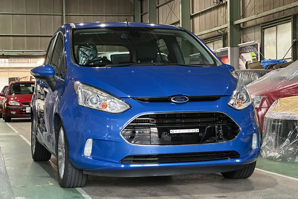 フォード B-MAX タイタニアム（Ford B-MAX Titanium）をご納車｜大阪府河内長野市のY様