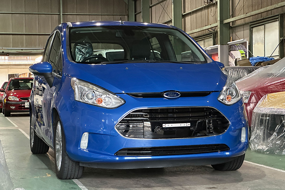 フォード B-MAX タイタニアム(Ford B-MAX Titanium)をご納車|大阪府河内長野市のY様