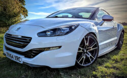特選輸入車 Vol.717 プジョー RCZ R（Peugeot RCZ R） | 日本未導入の右ハンドル、内外装良質車（価格交渉中）｜イギリス中古車販売