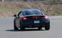 車が走行中に異常に揺れる・振動する原因と対処方法