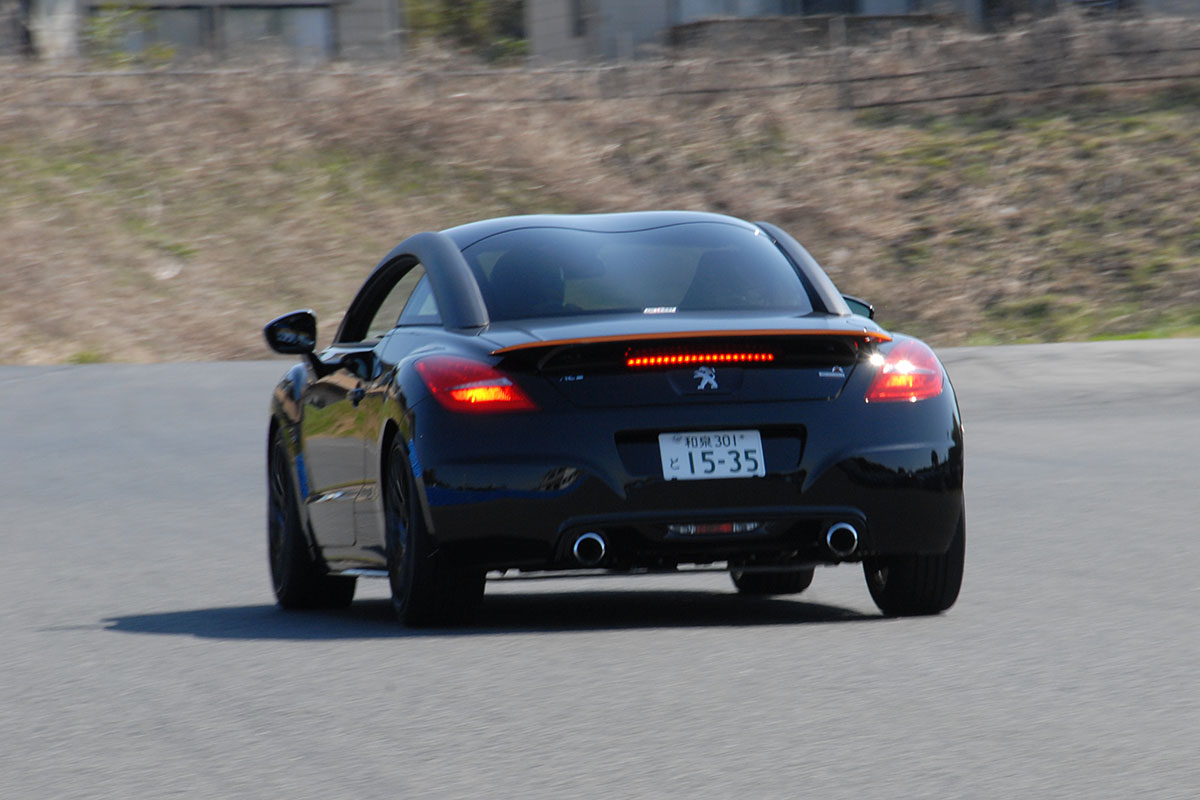 車が走行中に異常に揺れる・振動する原因と対処方法