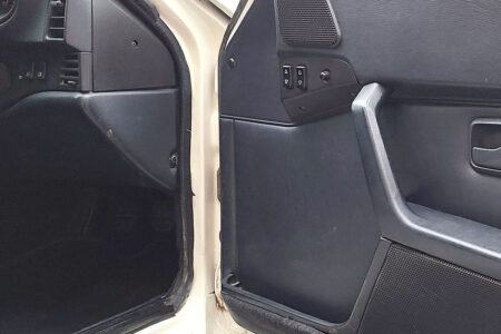 ドアの開閉時に異音がする・開閉動作が重い原因と対処方法