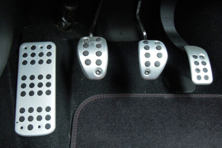 クラッチが重い原因と対処方法