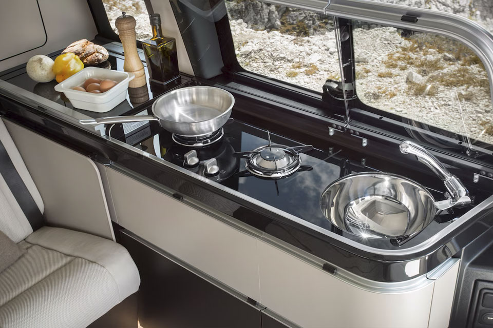 メルセデス・ベンツ V300d マルコ ポーロ プレミアム プラス