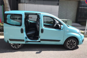 便利な後席左右スライドドア