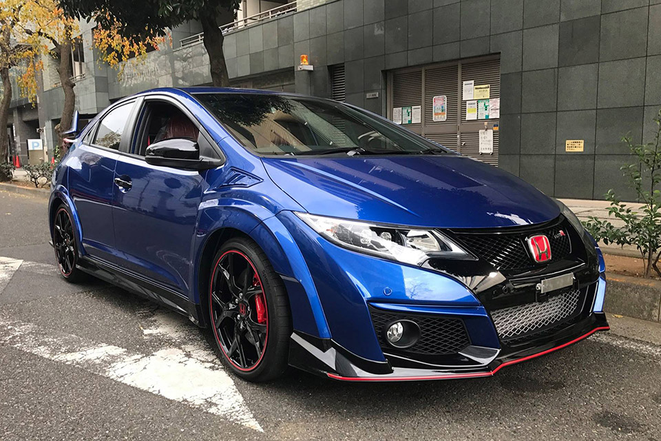 累計45 台、単一車種としては過去最高を記録したホンダ シビック タイプR FK2。日本未導入色の赤や青、グレーも