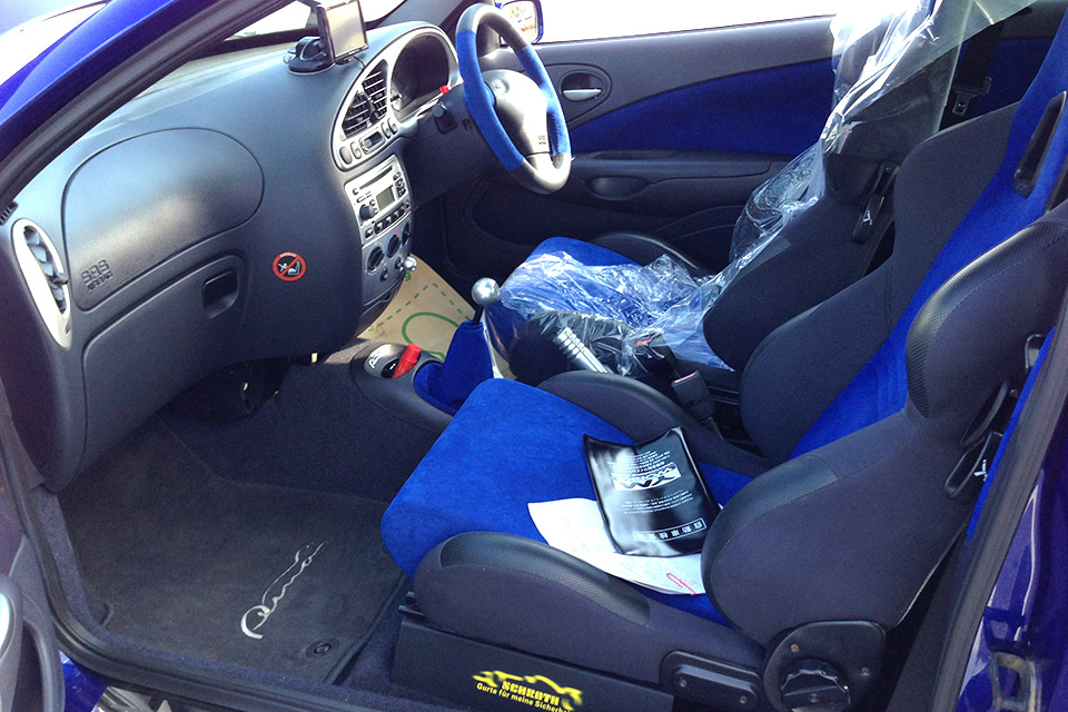 インテリアは内装・シートの張替がメイン