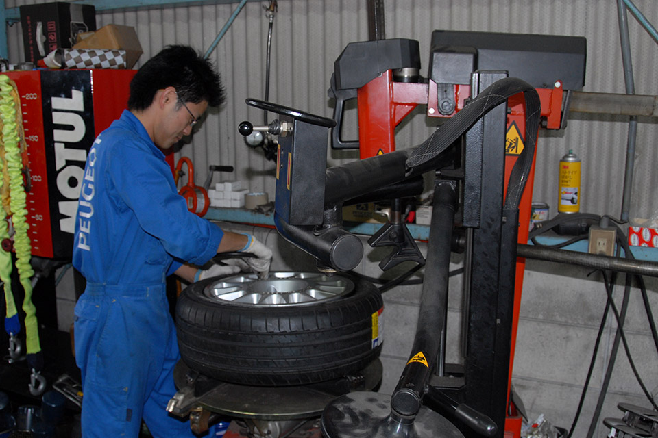 タイヤチェンジャー（20インチまで対応）