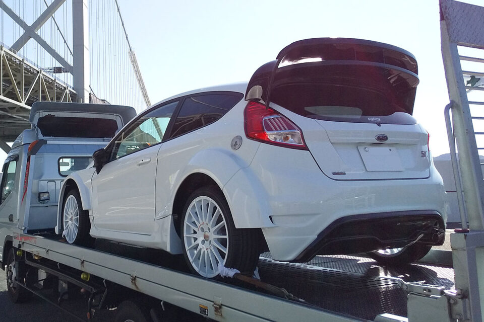 納車実績｜大分県のＭ様にフォード フィエスタ ST WRC R5仕様をご納車