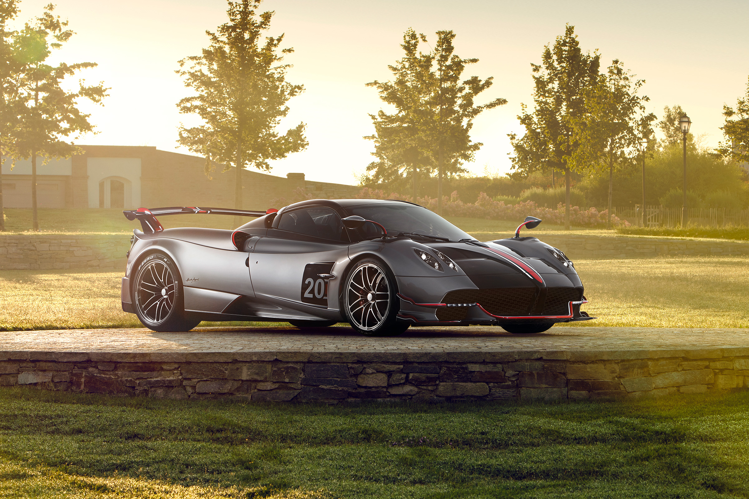 スーパーカー特集｜PAGANI HUAYRA(パガーニ ウアイラ) | ワイエム