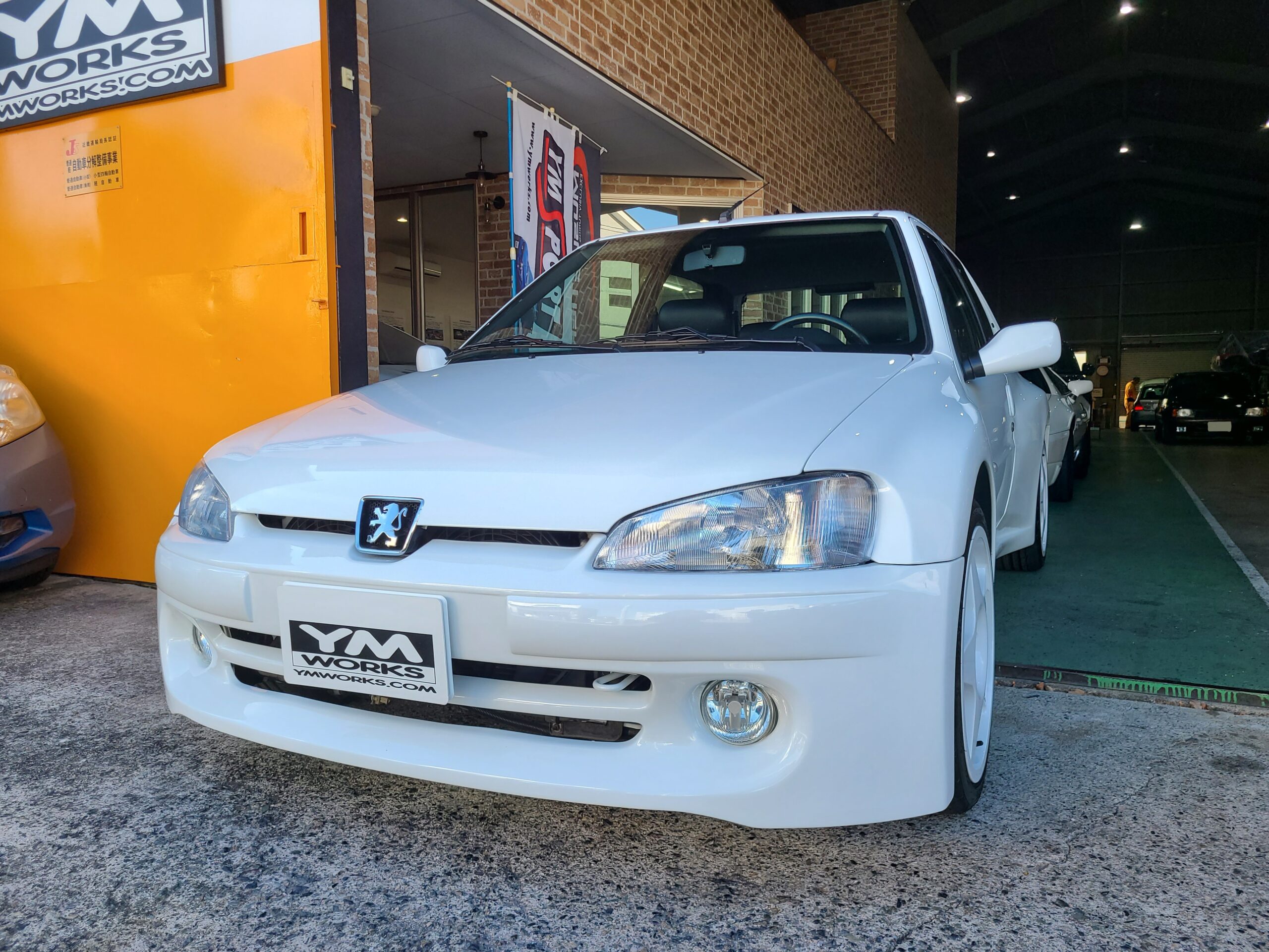 納車実績｜大阪府のF様へプジョー 106マキシ（Peugeot 106MAXI）をご