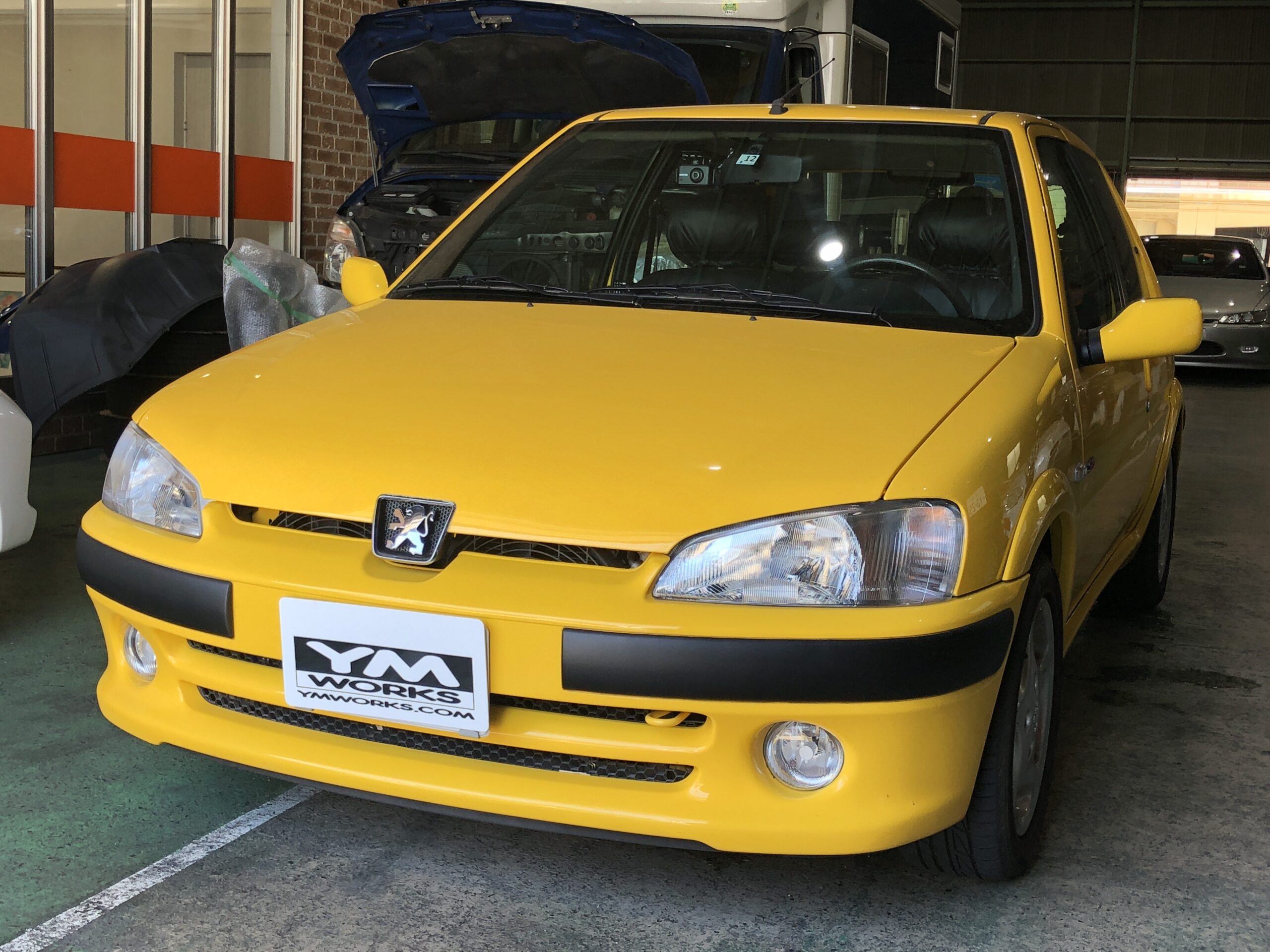 希少 レア Peugeot プジョー106 整備改造本 ヘインズ出版 2007年 プジョー106（Peugeot 106）のフロントショックアブソーバー交換と