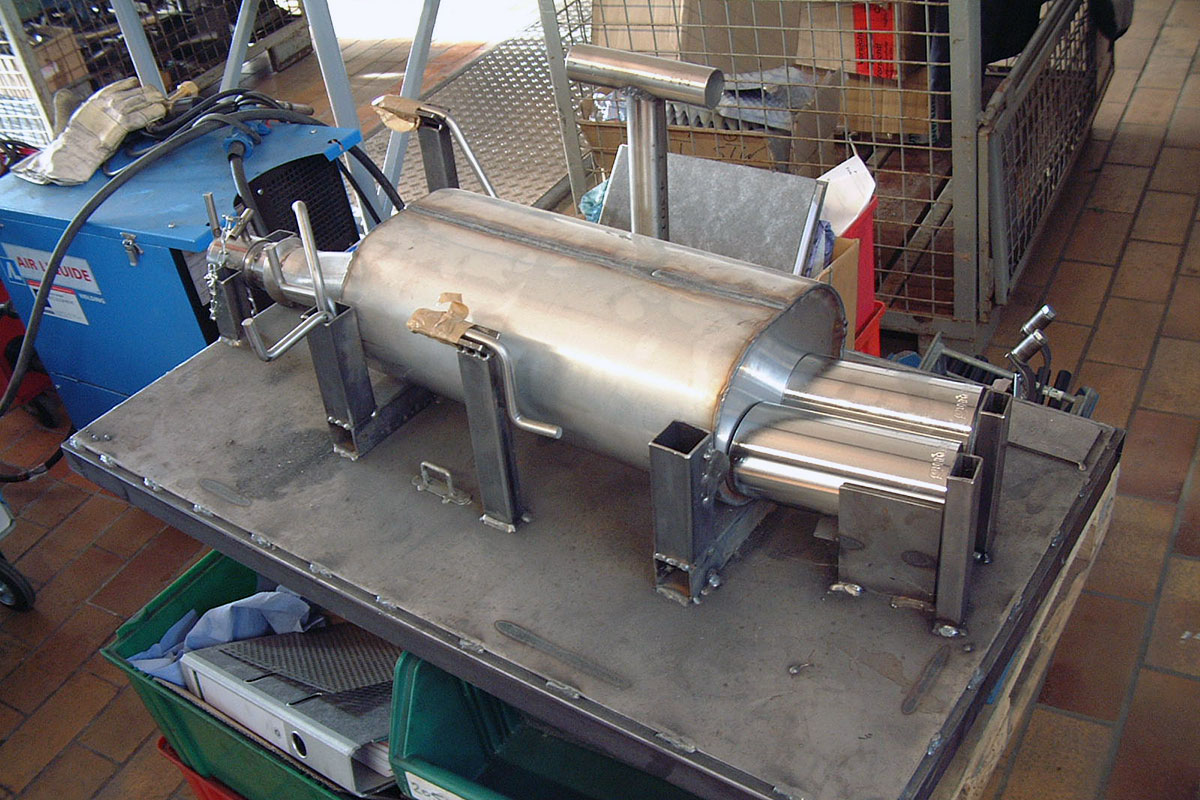 高性能版、ステンレスマフラーのプロトタイプ