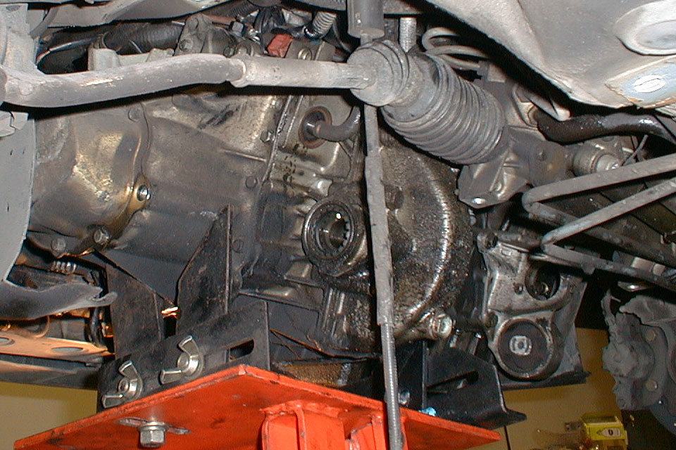 車のオイル・フルード漏れの原因と対処方法