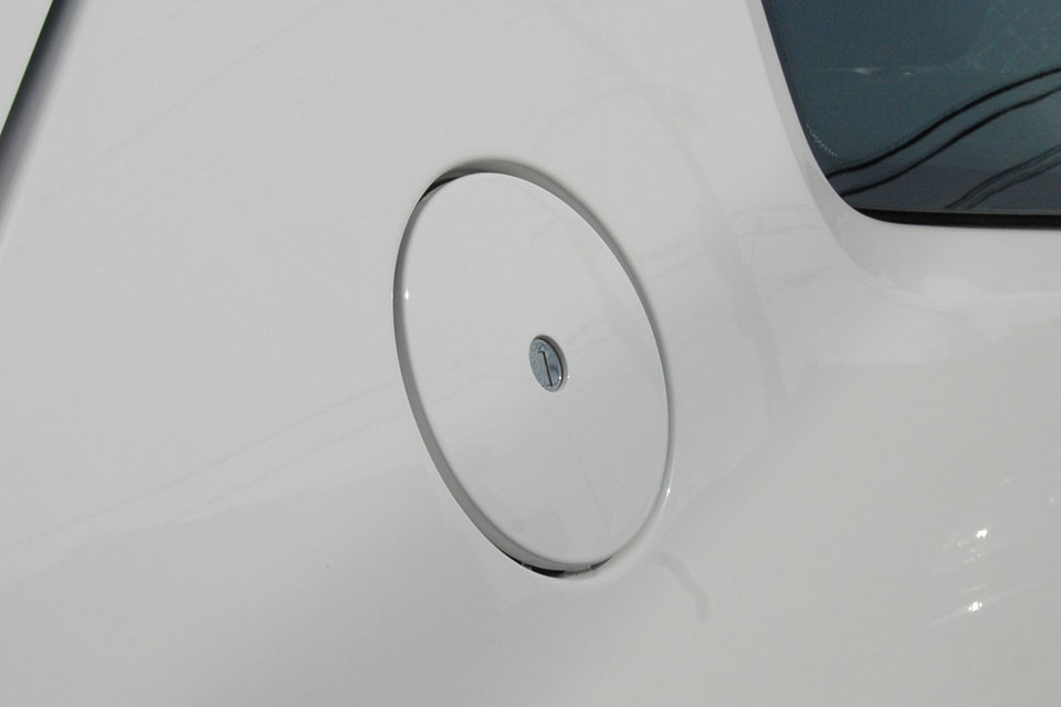 車の給油キャップが開かない原因と対処法