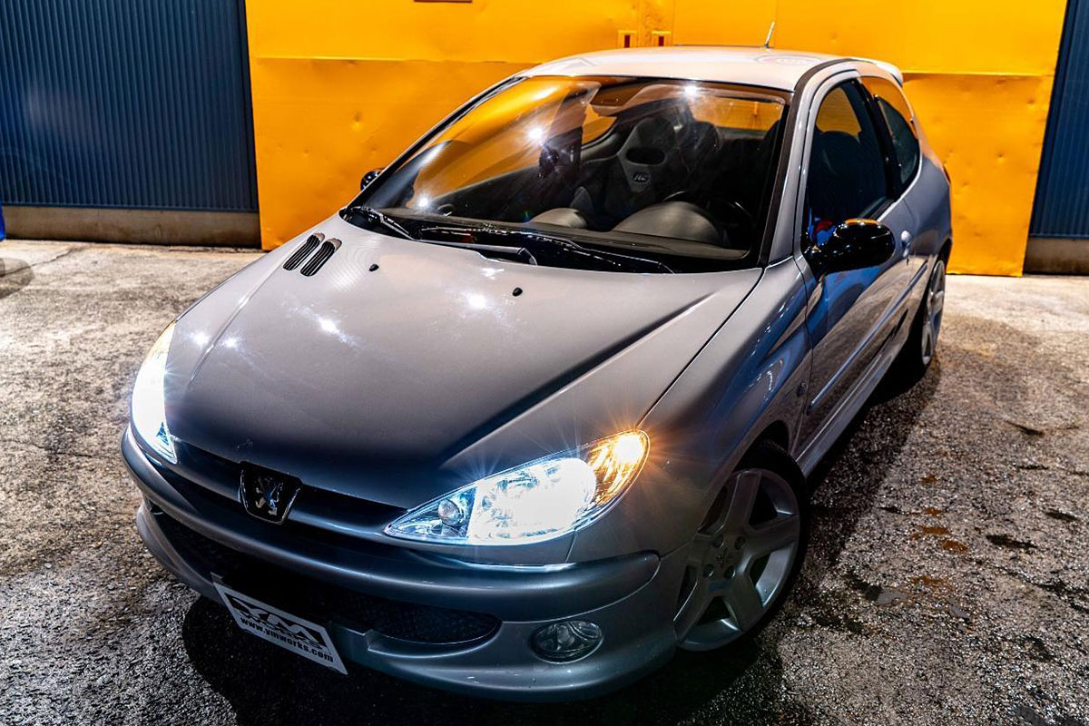 在庫車特別販売 プジョー 206RC（PEUGEOT 206RC）正規輸入車 左ハンドル｜最後のNAエンジン搭載スポーツプジョー