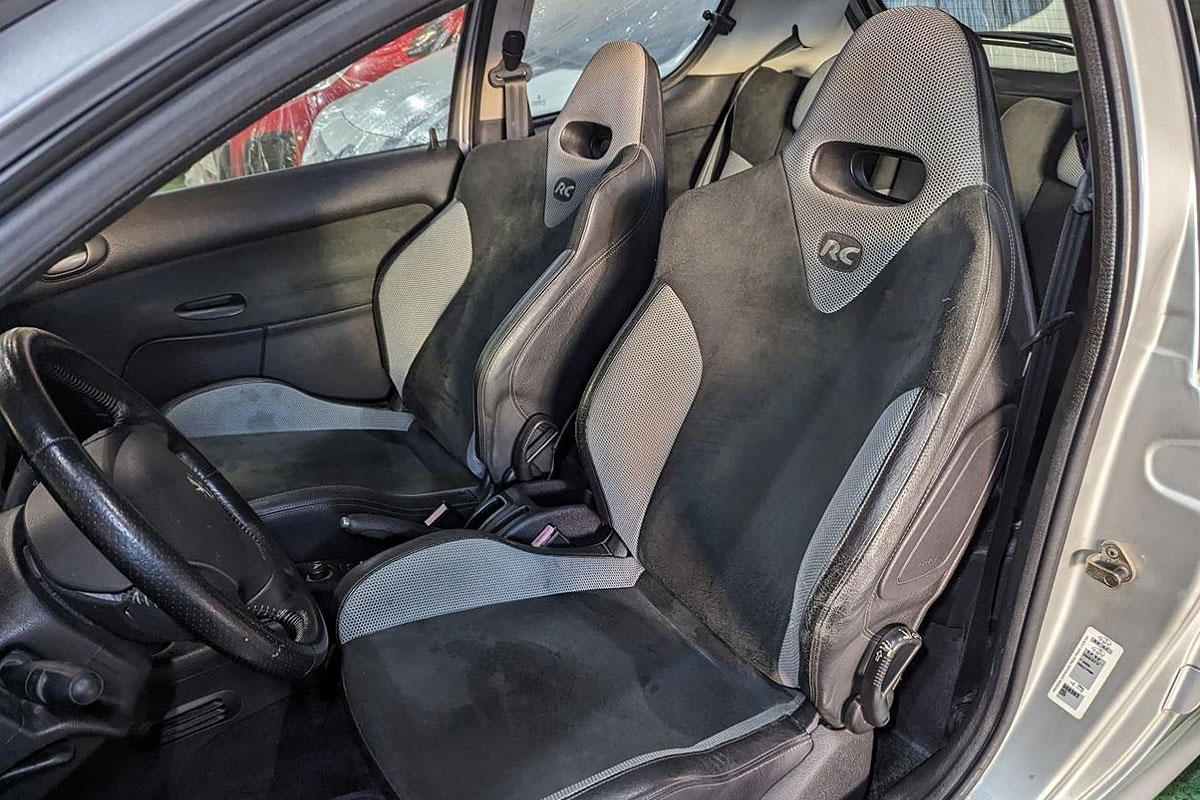 在庫車特別販売 プジョー 206RC（PEUGEOT 206RC）正規輸入車 左ハンドル｜最後のNAエンジン搭載スポーツプジョー