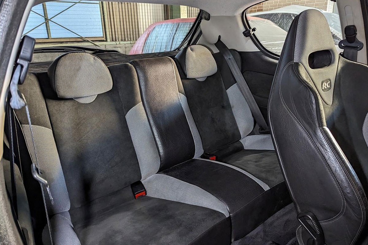 在庫車特別販売 プジョー 206RC（PEUGEOT 206RC）正規輸入車 左ハンドル｜最後のNAエンジン搭載スポーツプジョー