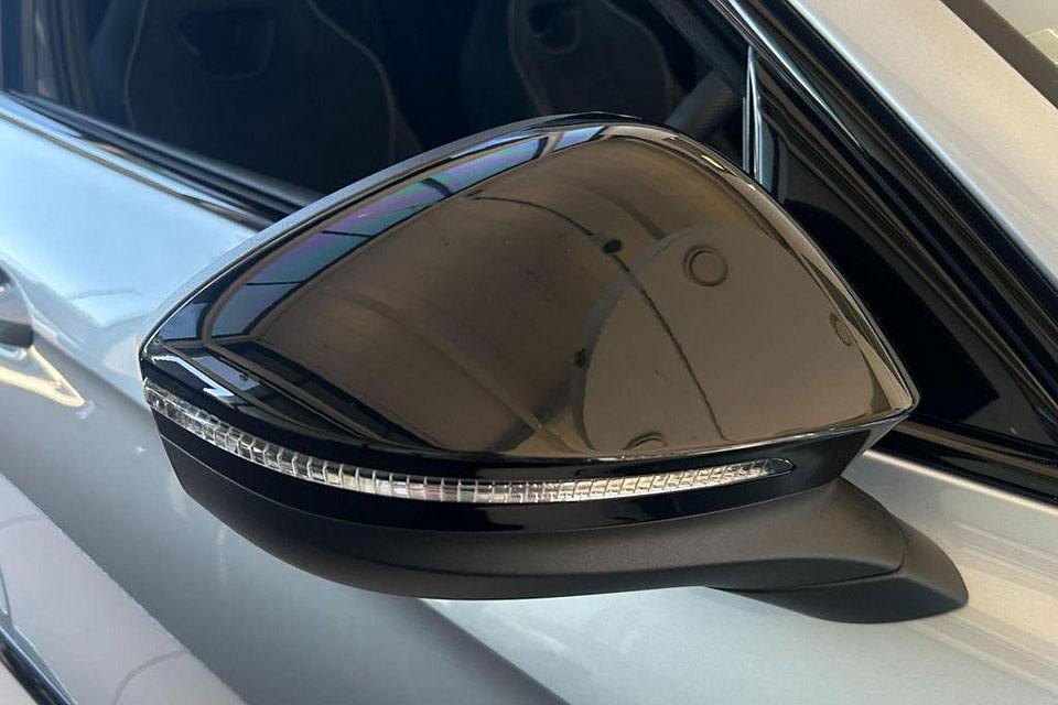 特選輸入車 Vol.700 シュコダ スパーブ エステート iV プラグインハイブリッド