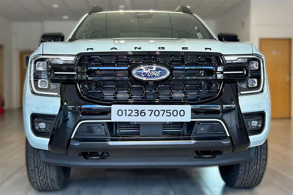 特選輸入車 Vol.702 フォード レンジャー ストームトラック プラグインハイブリッド（FORD RANGER STORMTRAK PHEV）｜イギリス新車販売