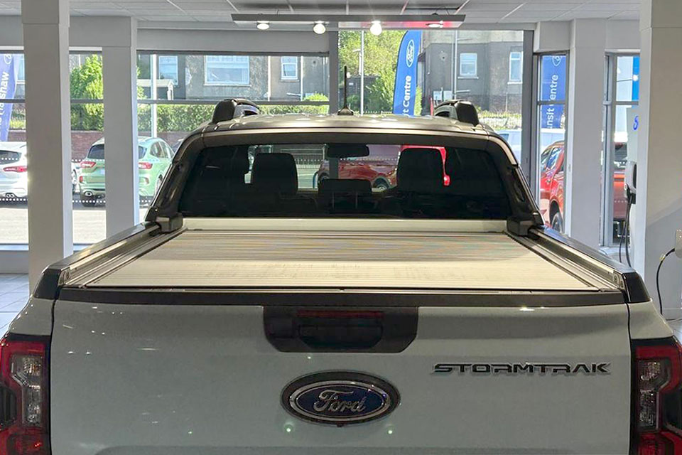 特選輸入車 Vol.702 フォード レンジャー ストームトラック プラグインハイブリッド（FORD RANGER STORMTRAK PHEV）｜イギリス新車販売