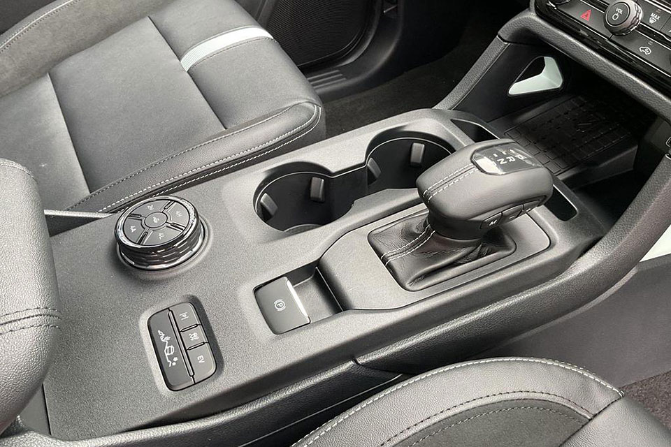 特選輸入車 Vol.702 フォード レンジャー ストームトラック プラグインハイブリッド（FORD RANGER STORMTRAK PHEV）｜イギリス新車販売