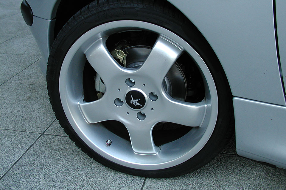 ホイール・足回りから異音がする原因と対処方法