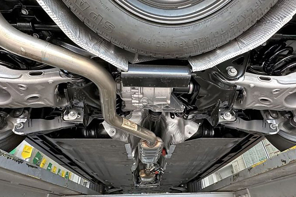 トランスファーケース周辺がオイルで汚れている原因と対処法